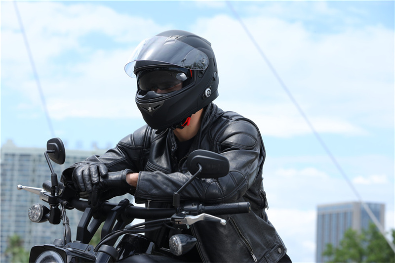 摔車(chē)時(shí)，論一個(gè)好頭盔的重要性